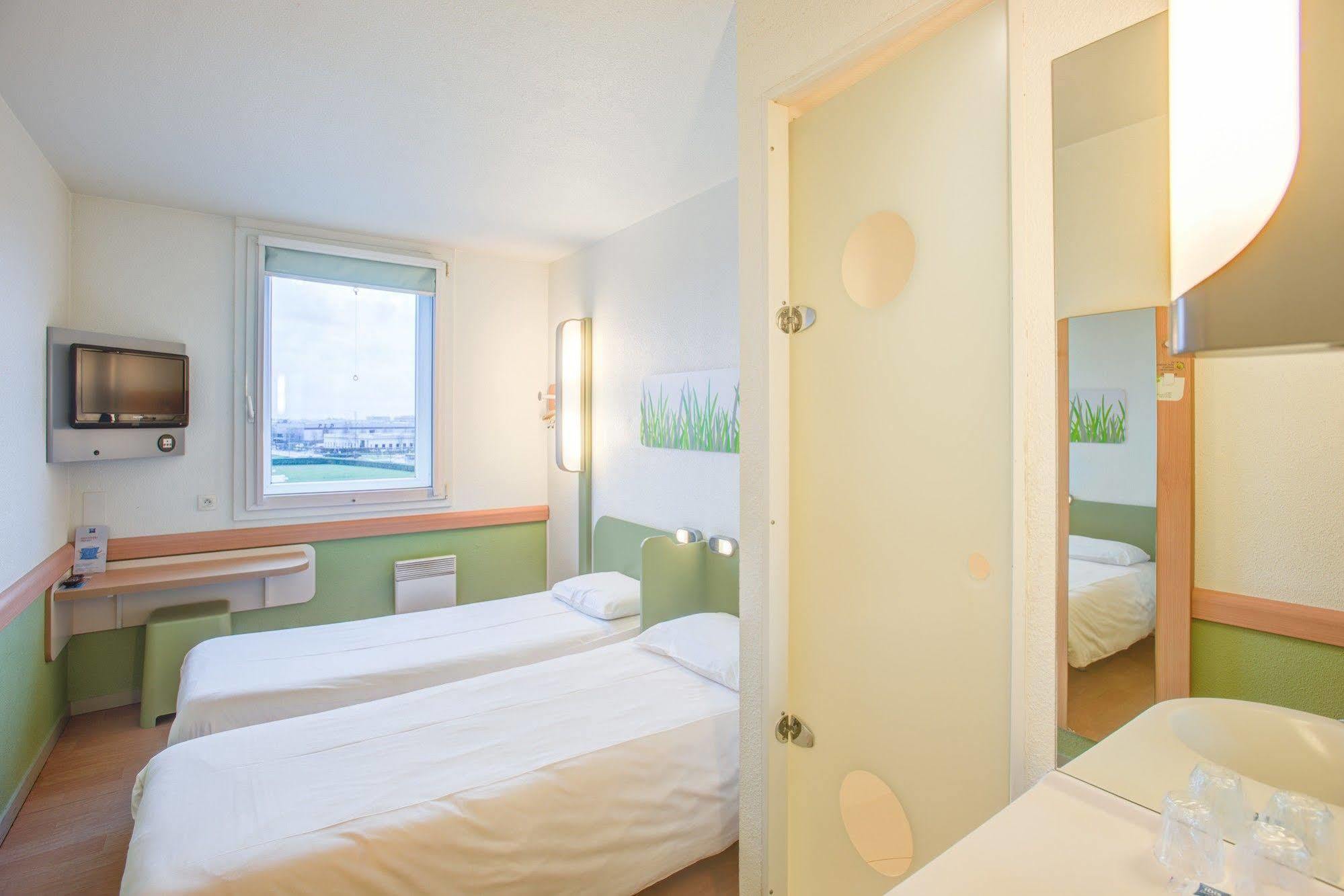 Ibis Budget Roissy Cdg Paris Nord 2 Exterior foto